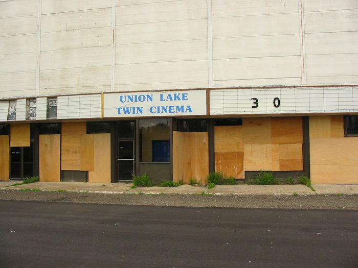 Union Lake Twin Cinemas - MAY 2002 PHOTO (newer photo)